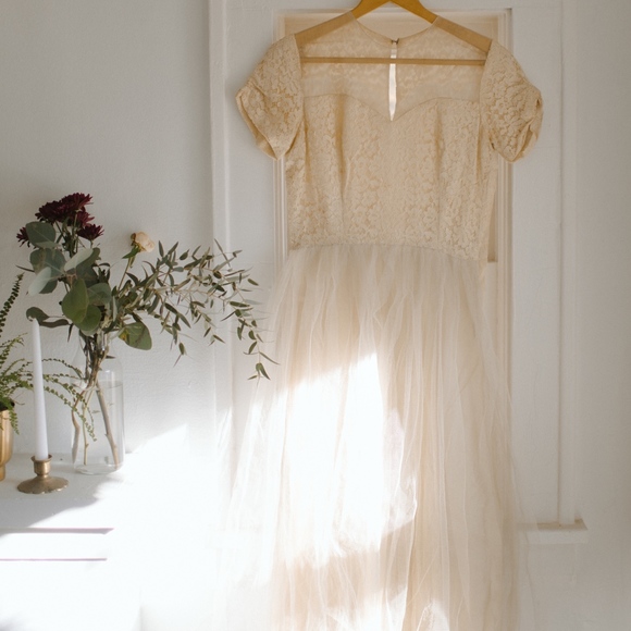 Vintage Wedding Dress - Picture 3 of 6